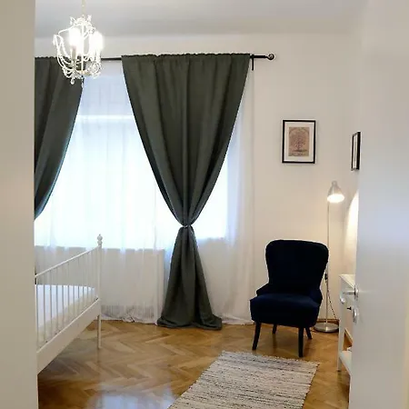 Unirea House Apartmán *