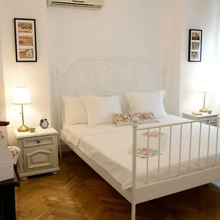 Unirea House Apartmán *